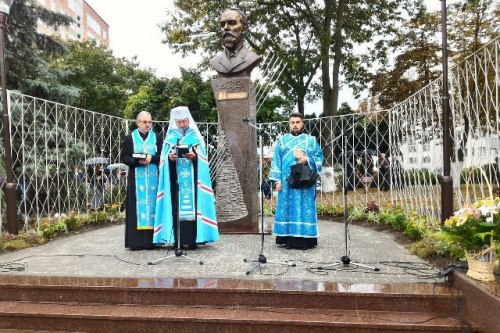 В Івано-Франківську освятили пам’ятник українському вченому та громадському діячу Івану Пулюю.(ФОТО)